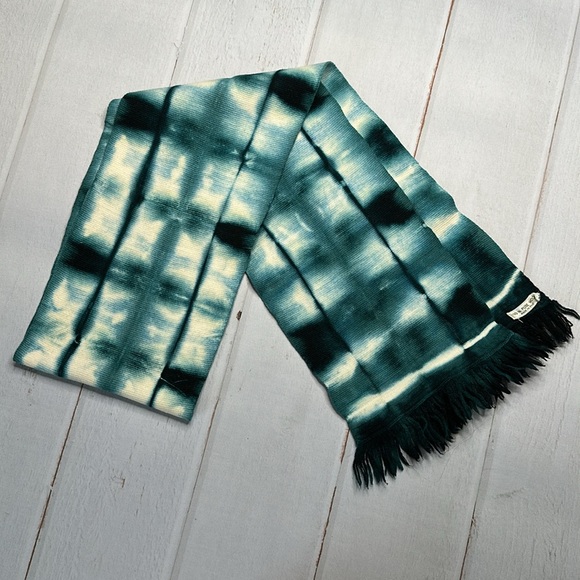 Wool scarf hand dyed green and white - Picture 12 of 12